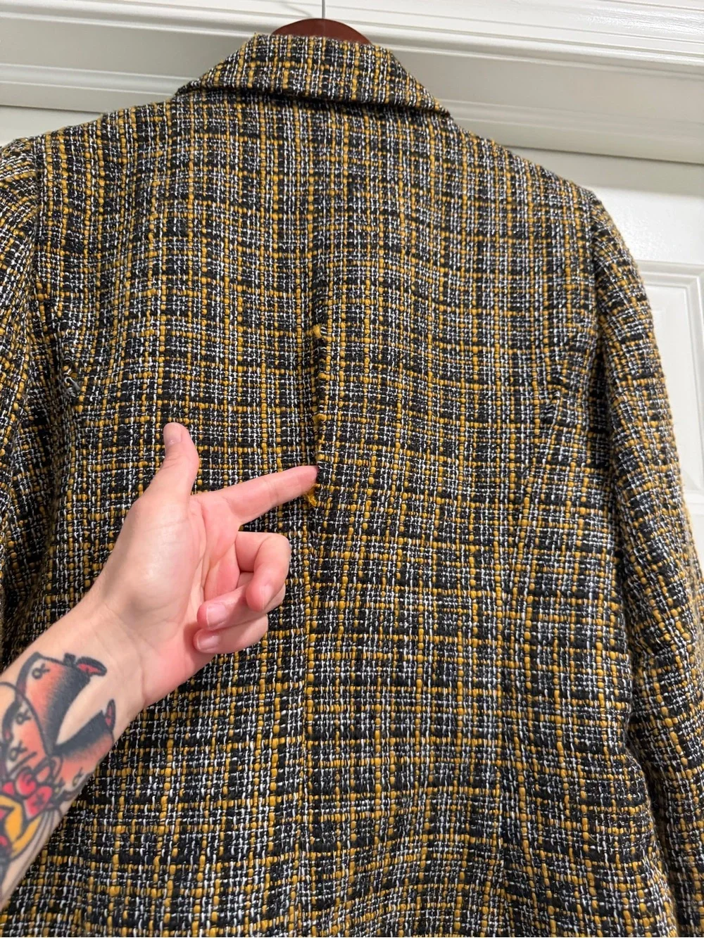 Elie Tahari Black, White & Mustard Tweed Jacket - Picture 10 of 11